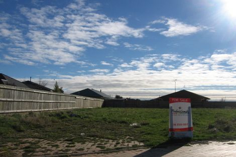 Photo of property in 3 Crabapple Close, Milson, Palmerston North, 4414