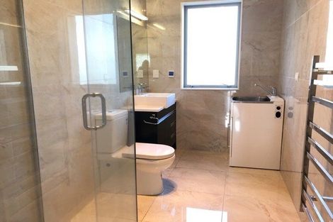 Photo of property in 19 Lynden Avenue, Hillcrest, Auckland, 0627