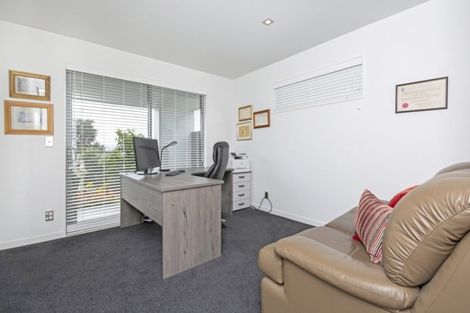 Photo of property in 38 Takutai Avenue, Bucklands Beach, Auckland, 2012