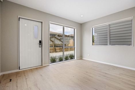 Photo of property in 47b Gossamer Drive, Pakuranga Heights, Auckland, 2010