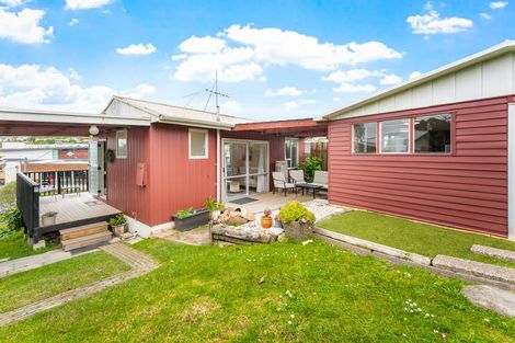 Photo of property in 4 Beverley Road, Stanmore Bay, Whangaparaoa, 0932