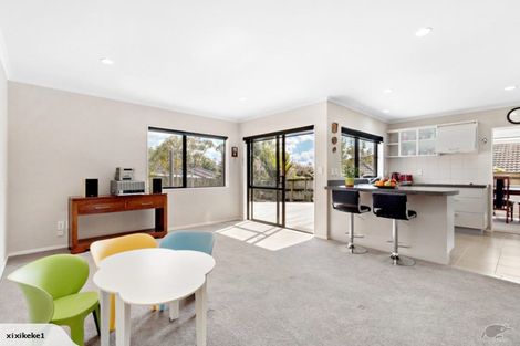 Photo of property in 17 Sapperton Drive, Henderson, Auckland, 0612