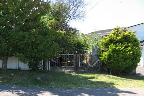Photo of property in 889 East Coast Road, Northcross, Auckland, 0632