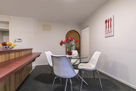Photo of property in 37 Vina Place, Massey, Auckland, 0614