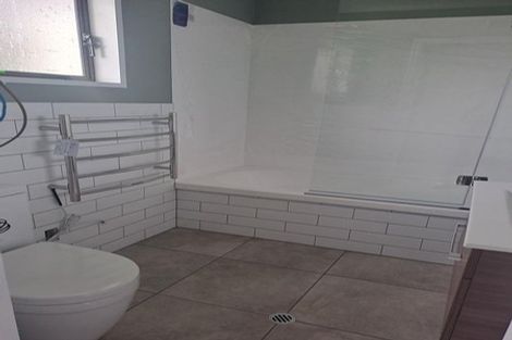 Photo of property in 67ab Thurleigh Grove, Karori, Wellington, 6012