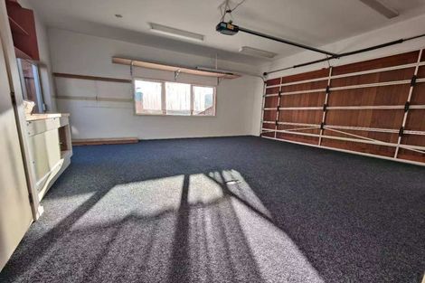 Photo of property in 24 Tyrian Close, Half Moon Bay, Auckland, 2012
