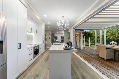 Photo of property in 1 Almond Grove, Greenhithe, Auckland, 0632