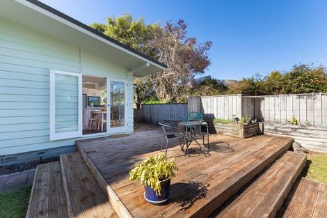 Photo of property in 33 Rimu Road, Raumati Beach, Paraparaumu, 5032