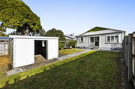 Photo of property in 25 Paynters Avenue, Strandon, New Plymouth, 4312
