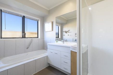 Photo of property in 3 Gina Way, Welcome Bay, Tauranga, 3112