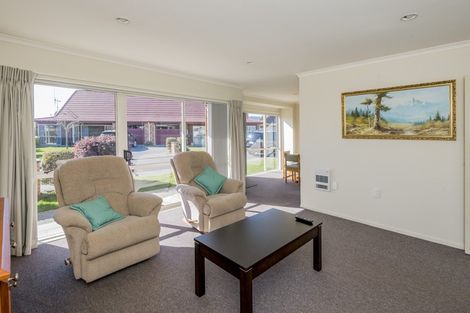 Photo of property in Rangeview Villas, 22/9 Fuller Close, Levin, 5510