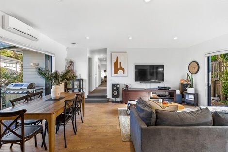 Photo of property in 24 Edgerton Road, Te Atatu Peninsula, Auckland, 0610