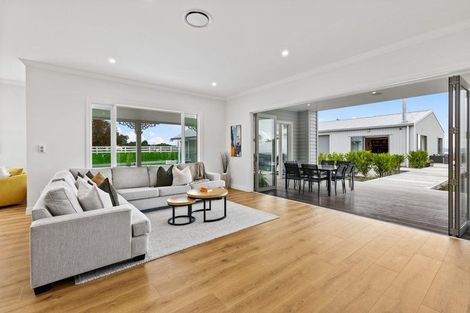 Photo of property in 21 Diamond Lane, Riverhead, 0793