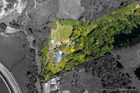 Photo of property in 33 Blanket Bay Road, Sawyers Bay, Port Chalmers, 9023