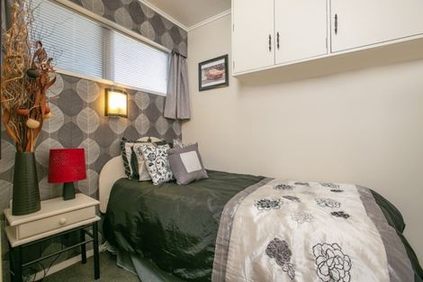 Photo of property in 15 Madden Place, Solway, Masterton, 5810