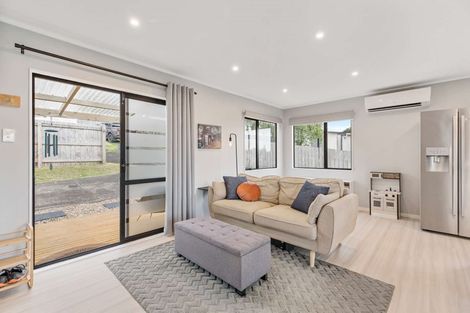 Photo of property in 2/7 Maywood Crescent, Glen Eden, Auckland, 0602