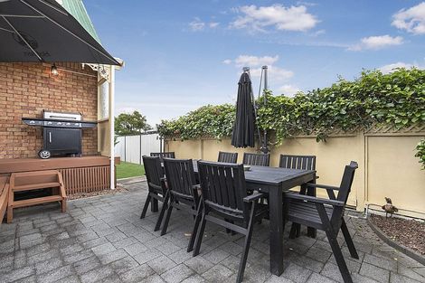 Photo of property in 14 Hadley Wood Drive, Wattle Downs, Auckland, 2103