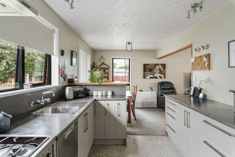 Photo of property in 23 Momorangi Crescent, Redwood, Christchurch, 8051