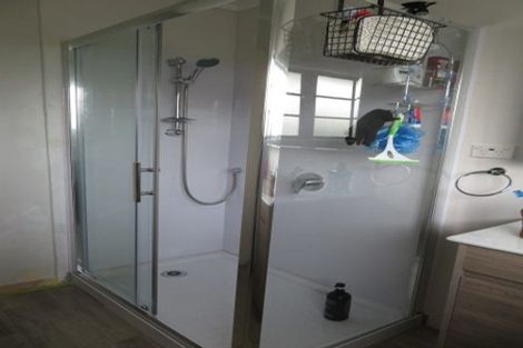 Photo of property in 15 Beihlers Road, Weymouth, Auckland, 2103