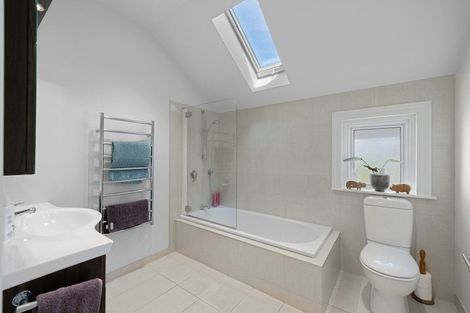 Photo of property in 151 Hackthorne Road, Cashmere, Christchurch, 8022