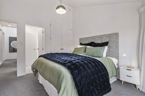 Photo of property in 10/8 Tobago Place, Sunnynook, Auckland, 0620