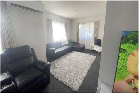 Photo of property in 8 Matuhi Grove, Papatoetoe, Auckland, 2025