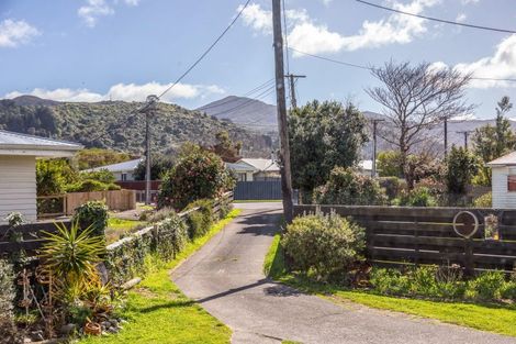 Photo of property in 6 Farrier Grove, Featherston, 5710