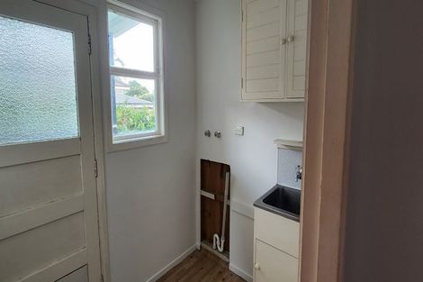 Photo of property in 77 Tahapa Crescent, Meadowbank, Auckland, 1072