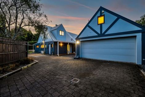 Photo of property in 76a Paynters Avenue, Strandon, New Plymouth, 4312