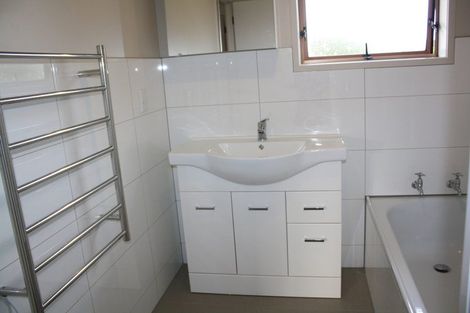 Photo of property in 2/2 Thurston Place, Bucklands Beach, Auckland, 2012