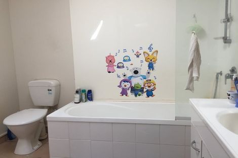 Photo of property in 6/18 Pannill Place, Oteha, Auckland, 0632