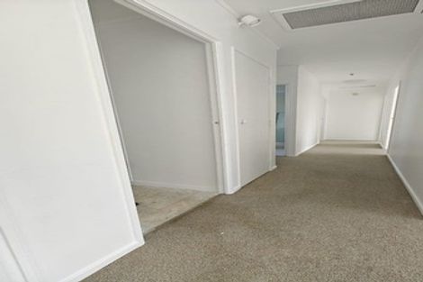 Photo of property in 6 Teviot Place, Totara Vale, Auckland, 0629