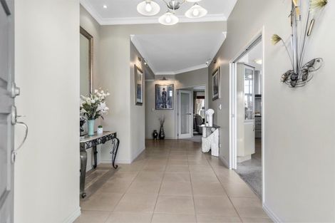 Photo of property in 1 Saratoga Court, Papamoa Beach, Papamoa, 3118