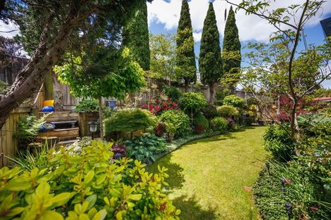 Photo of property in 21 Aspen Way, Kelvin Grove, Palmerston North, 4414