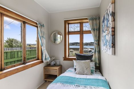 Photo of property in 238 Queens Drive, Lyall Bay, Wellington, 6022