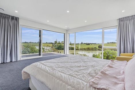 Photo of property in 88 Hayfield Way, Karaka, Papakura, 2113