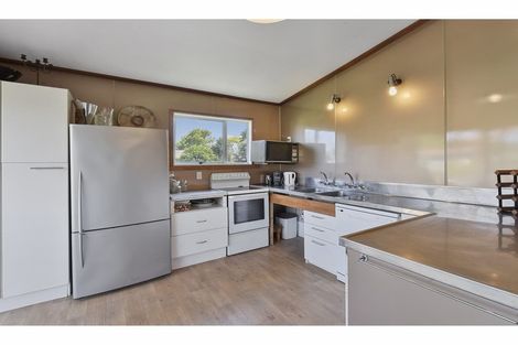 Photo of property in 7 Maraetai Place, Port Waikato, Tuakau, 2695