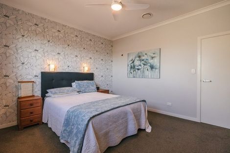 Photo of property in 50a Pratt Avenue, Foxton Beach, Foxton, 4815