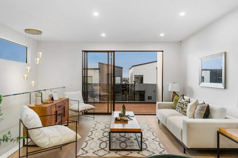 Photo of property in 39 Puihi Crescent, Massey, 0614