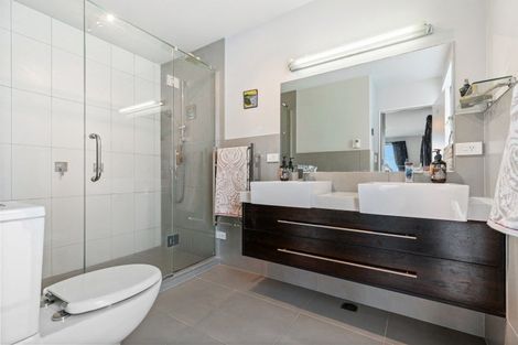 Photo of property in 7 Merani Street, Narrow Neck, Auckland, 0622