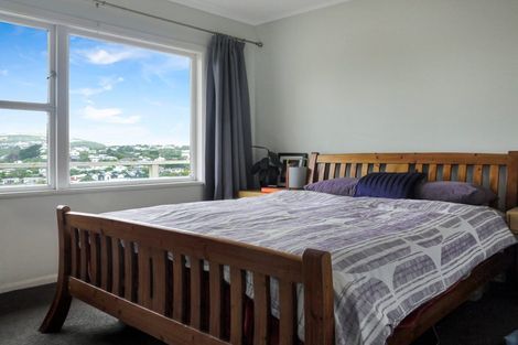 Photo of property in 34 Stewart Drive, Newlands, Wellington, 6037