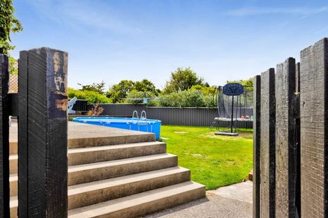 Photo of property in 18 Oberon Street, Stratford, 4332