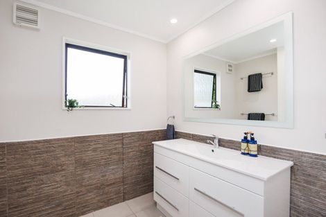 Photo of property in 46 Chatsworth Place, Highbury, Palmerston North, 4412