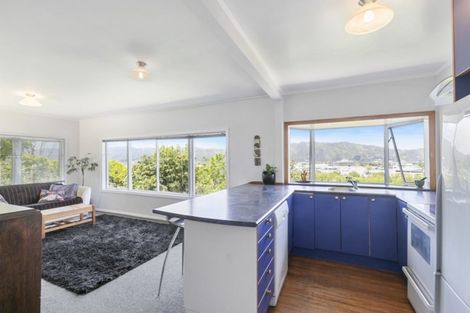 Photo of property in 5 Gaskill Grove, Harbour View, Lower Hutt, 5010