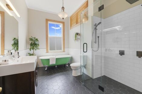 Photo of property in 72 Palmerston Road, Birkenhead, Auckland, 0626