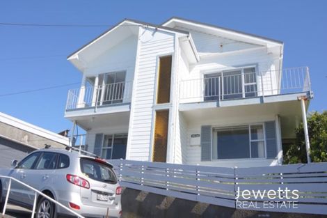 Photo of property in 29 Napier Street, Karaka Bays, Wellington, 6022