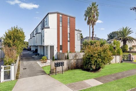 Photo of property in 3/14 Kerswill Place, Pakuranga, Auckland, 2010