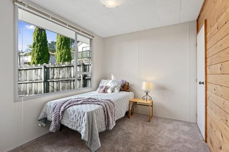 Photo of property in 1/17 Grenadine Place, Unsworth Heights, Auckland, 0632