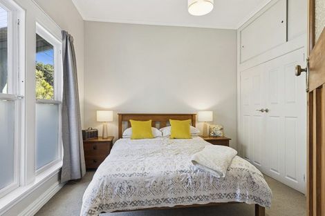 Photo of property in 33 Edinburgh Terrace, Berhampore, Wellington, 6023