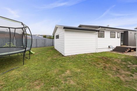 Photo of property in 8 Taurus Place, Kawaha Point, Rotorua, 3010